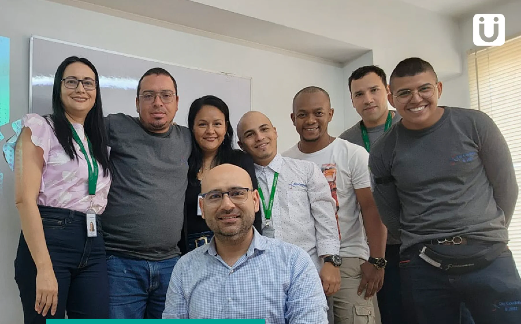 Equipo de U Campus Academy reunido